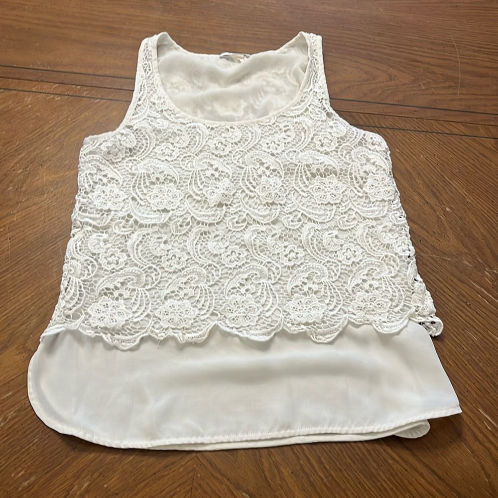 Club Monaco boho white sleeveless chiffon blouse with lace overlay Small EUC